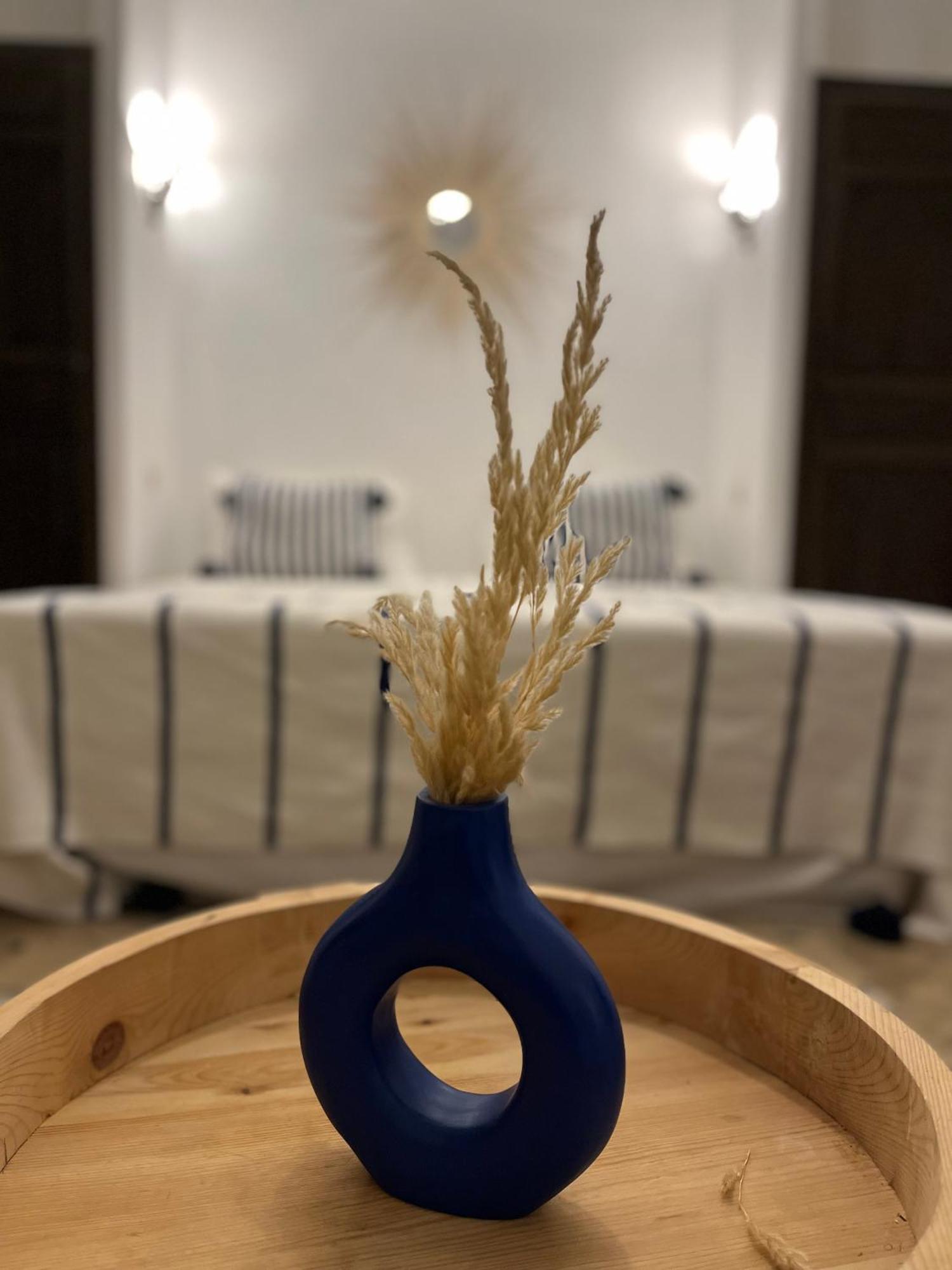 رياد Laksiba *